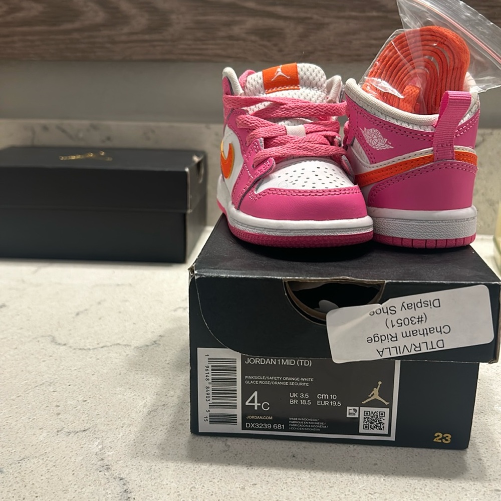 Jordan 1 MID